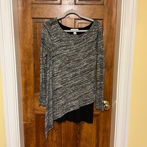 White House black market tunic top L